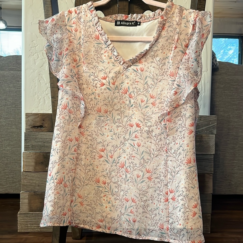 Floral sleeveless blouse